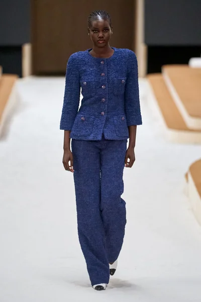 Look 1